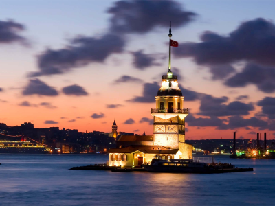 Дешевые авиабилеты в Стамбул из Москвы в мае за 7288 руб. туда-обратно.