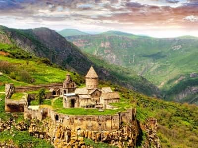 Армения: прямиком из Краснодара с ноября по март всего за в одну сторону 2700 руб. или 6900 туда-обратно.