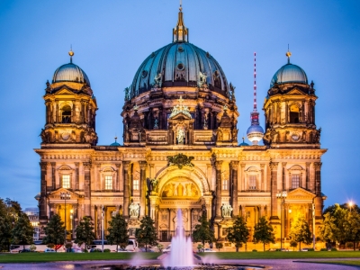 Авиабилеты Москва - Берлин в мае за 2535 руб. в одну сторону.