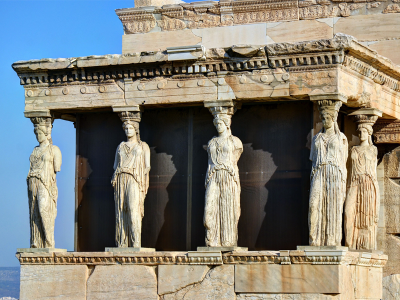 Дешевые авиабилеты в Афины из Москвы в июне за 5175 руб. туда-обратно.