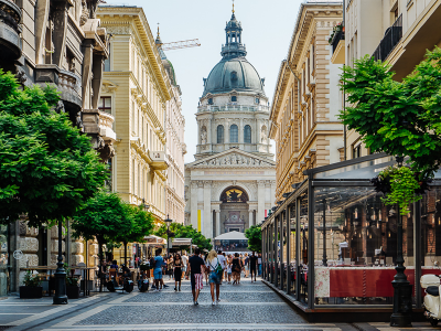 Авиабилеты в Будапешт из Москвы в апреле за 5745 руб. туда-обратно.
