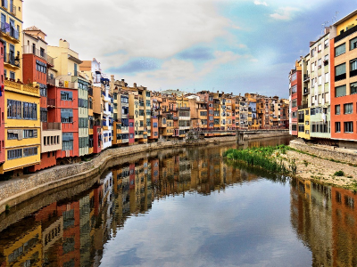 Дешевые авиабилеты из Риги в Жирону в мае за 1824 руб. в одну сторону.