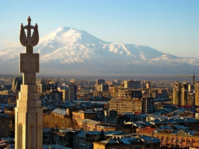 Авиабилеты в Армению из Москвы на 9 мая за 2066 руб. в одну сторону.