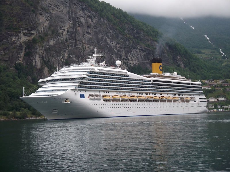 Кольцевой круиз 7 ночей из Генуи в августе 2019г. на Costa Fortuna за 490€