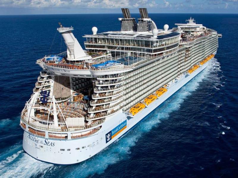 Кольцевой круиз 7 ночей из Барселоны на Allure of the Seas за 717€