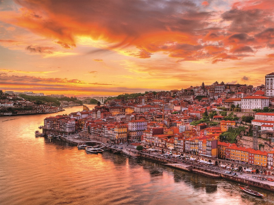 Авиабилеты из Барселоны в Португалию туда-обратно за 1833 руб. в апреле