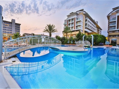 Недорогой тур в Турцию Ultra All inclusive на неделю в мае, отель 5* из Москвы за 20 179 руб. с чел.