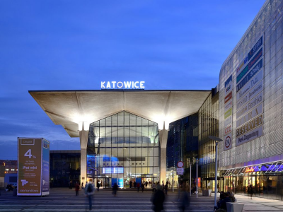 Дешевые авиабилеты из Милана в Польшу за 10 Евро (699 руб.) туда-обратно.