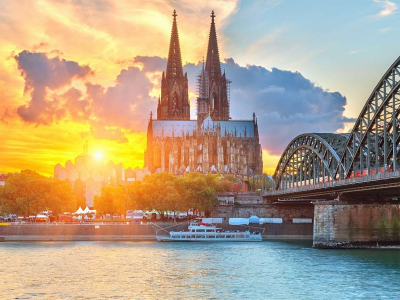 Авиабилеты в Кельн из Москвы в марте за 4925 руб. туда-обратно.
