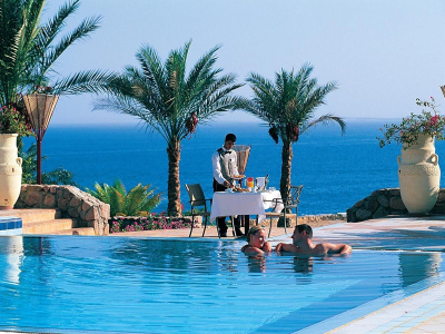 Авиабилеты в Шарм-эш-Шейх из Москвы за 15 490 руб. туда-обратно.