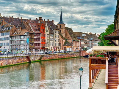 Дешевые авиабилеты в Страсбург из Питера за 8850 руб. туда-обратно в апреле.